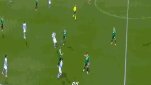 赛里木湖冰上龙舟激情竞速